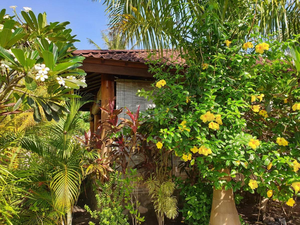Waiara Village Guesthouse Maumere Exterior foto
